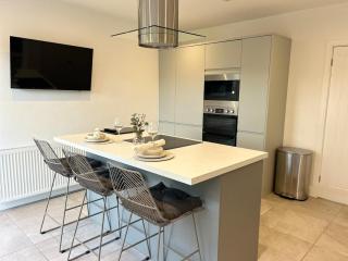 Contractor House Sutton M6 M5 - 0