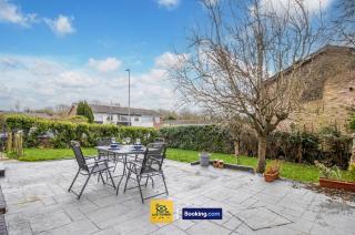 3 Bedroom House By Ace Homes Short Lets & Serviced Accommodation Leeds With Free WiFi - - 2