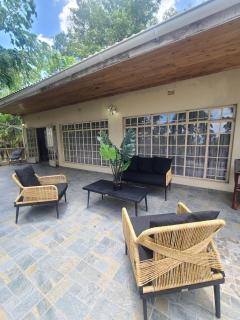Charming 3 bedroom guesthouse - 2300 - Kariba - 0