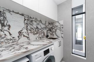 Mangini Apartments - Unit 1 - Perth - 2