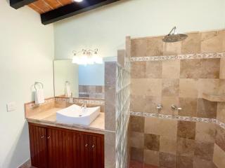 Centro Home with Courtyard BBQ - Mazatlán - 4