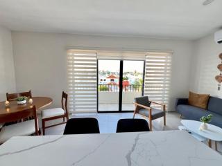 Las Hadas: City Condo with Pool - 5