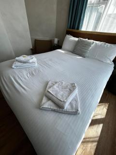 Rwts Rooms & Resto - Broad Haven - 9