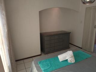Pvt Guesthouse 2 hour Stay Booking - Johannesburgo - 5