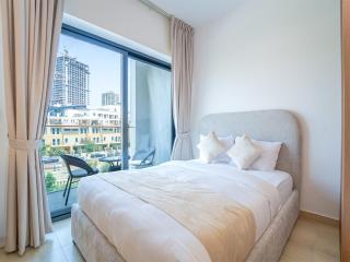 Stylish Stay with Top Amenities in JVC Luxe Haven - 3