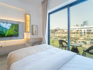 Stylish Stay with Top Amenities in JVC Luxe Haven - 5