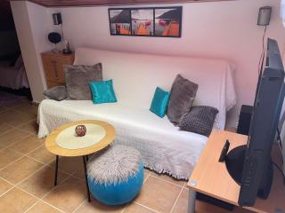 MG Sol y Frutales guest room - 7