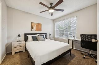 The Davis 412 I Spacious 1 Bed 1 Bath - 0