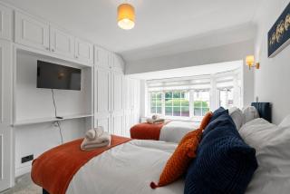 Spacious 5 BR Croydon Home with Game Room - Addington - 2
