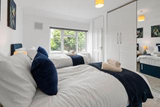 Spacious 5 BR Croydon Home with Game Room - Addington - 1