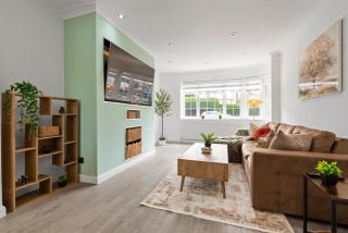 Spacious 5BR Croydon Home Game Room Free Parking - 0