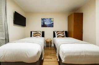 Warm Apartments in Queensway - 1
