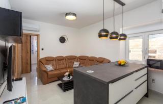 Gorgeous Apartment In Rijeka With Wifi - 1