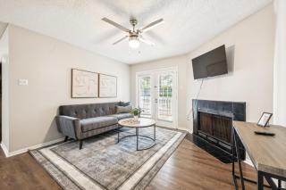 The Davis 916 I Comfy 2 Bed 2 Bath - 9