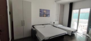 Karina, to the beach with terrace and private parking - Savona - 2