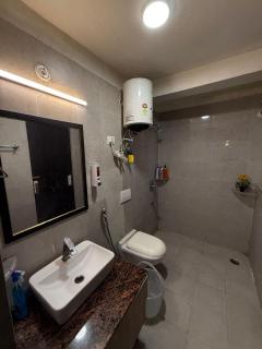 Elegant Escape 1bhk Studio Apartmnent - Noida - 8
