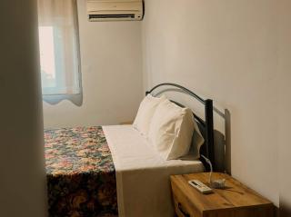 Lovely 2 Bd Home in the Heart of Troezen - - 2