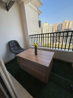 Elegant Escape 1bhk Studio Apartmnent - Noida - 1