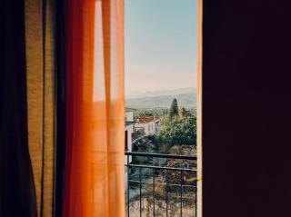 Cozy 1 Bd Troezen Maisonette w Mountain View - - 7