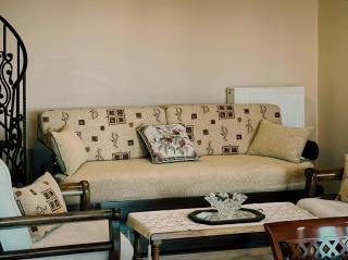 Cozy 1 Bd Troezen Maisonette w Mountain View - - 2