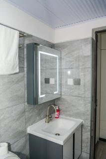 executive three bedroom apartment with dsq , Gym, children play area, rooftop football pitch, coffee house, restaurant, garden and amazing scenic views in kileleshwa - Nairobi - 5