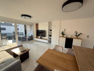 Apartmen ARMINAN 52 TERRACE, POOL FREE PARKING -NOVIGRAD - Novigrad - 1