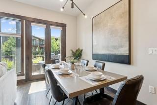 Modern Mountain Escape at Blackstone Walk to the Slopes - 8