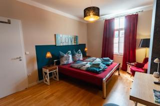 AAB Apartment 80qm mit 2 Schlafzimmern, Self-Check-in mit Wlan und gratis Parkplatz am Haus - Bad Kissingen - 0