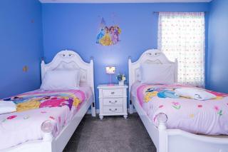 8BR Resort - Cinema, Themed Rooms, Jacuzzi & Game Room! - 1