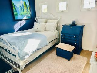 Private room in a 3 bed 2 baths condo - 1