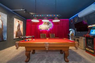 7BR Dream Home - Cinema, Game Room, Themed Rooms & Hot Tub! - 9