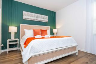 7BR Dream Home - Cinema, Game Room, Themed Rooms & Hot Tub! - Kissimmee - 6