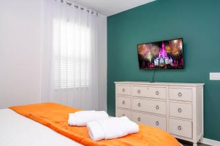 7BR Dream Home - Cinema, Game Room, Themed Rooms & Hot Tub! - Kissimmee - 5