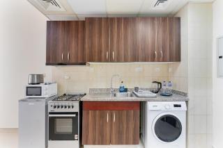 Modern Studio Near Dubai's Top Golf Courses - 7