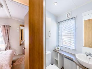 2 Bed in Newborough 82559 - Brynsiencyn - 1