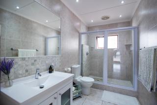 Coastal Villa - East London - 9