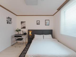 홍대 입구역 모던 스테이 - Seul - 9
