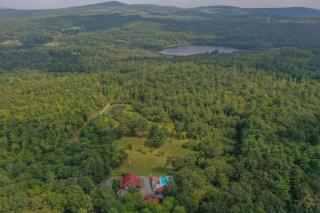 Luxury Poolside Suite with Views + Private Hot Tub - Bucksport - 9