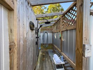 Luxury Poolside Suite with Views + Private Hot Tub - Bucksport - 8