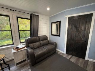 Luxury Poolside Suite with Views + Private Hot Tub - Bucksport - 4