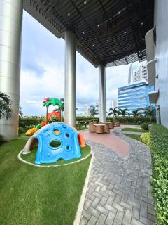 The Luxe Haven Makati - Manila - 2