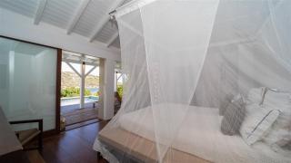 Charming Villa with Tasteful Decorations - 8