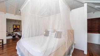 Charming Villa with Tasteful Decorations - 6
