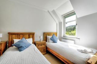 Spacious Argyll Farmhouse in an Idyllic Setting - Dunoon - 2