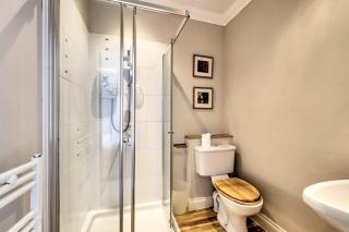 Spacious Argyll Farmhouse in an Idyllic Setting - Dunoon - 3