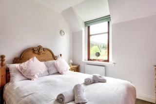 Argyll Farmhouse-Idyllic Setting-Sleeps10 - Dunoon - 1