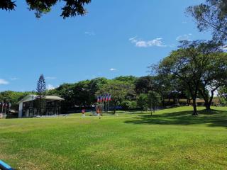Casa Antonio at Fairway Terraces Family Penthouse 2BR Wi-Fi Nr Golf, Airport, Fort BGC - Manila - 8