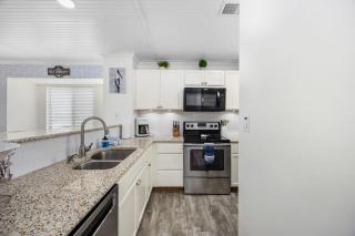 Sea Therapy Private Patio Half Block to Sea - Myrtle Beach - 1