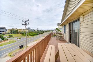 Walk to Beach and Restaurants Outer Banks Retreat - 1