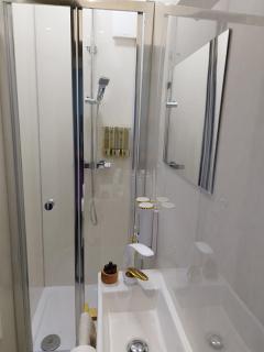 Bedsit kitchen washmachine separate entry 1level - 7